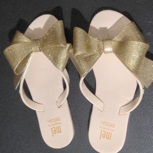 Mel by Melissa Girls Gold Glitter Bow Sandals. Size 11